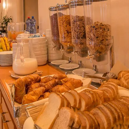 Hotel Bellagio מלון 2*